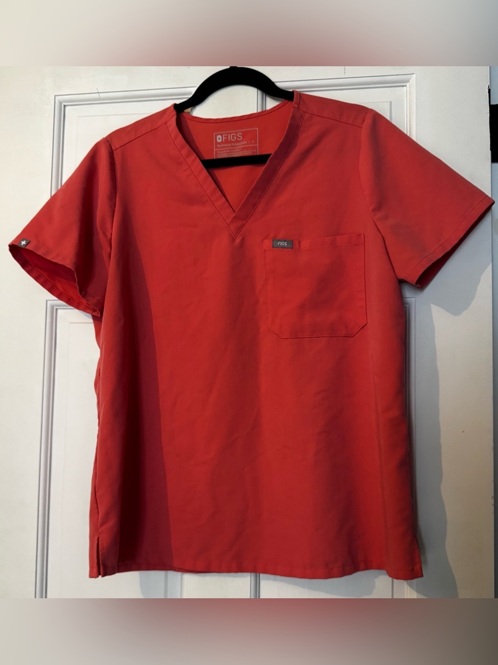 Figs Catarina One-Pocket Scrub Top in Hot Coral